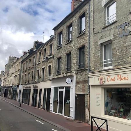 Duplex Parapluies De Cherbourg Netflix Parking Экстерьер фото